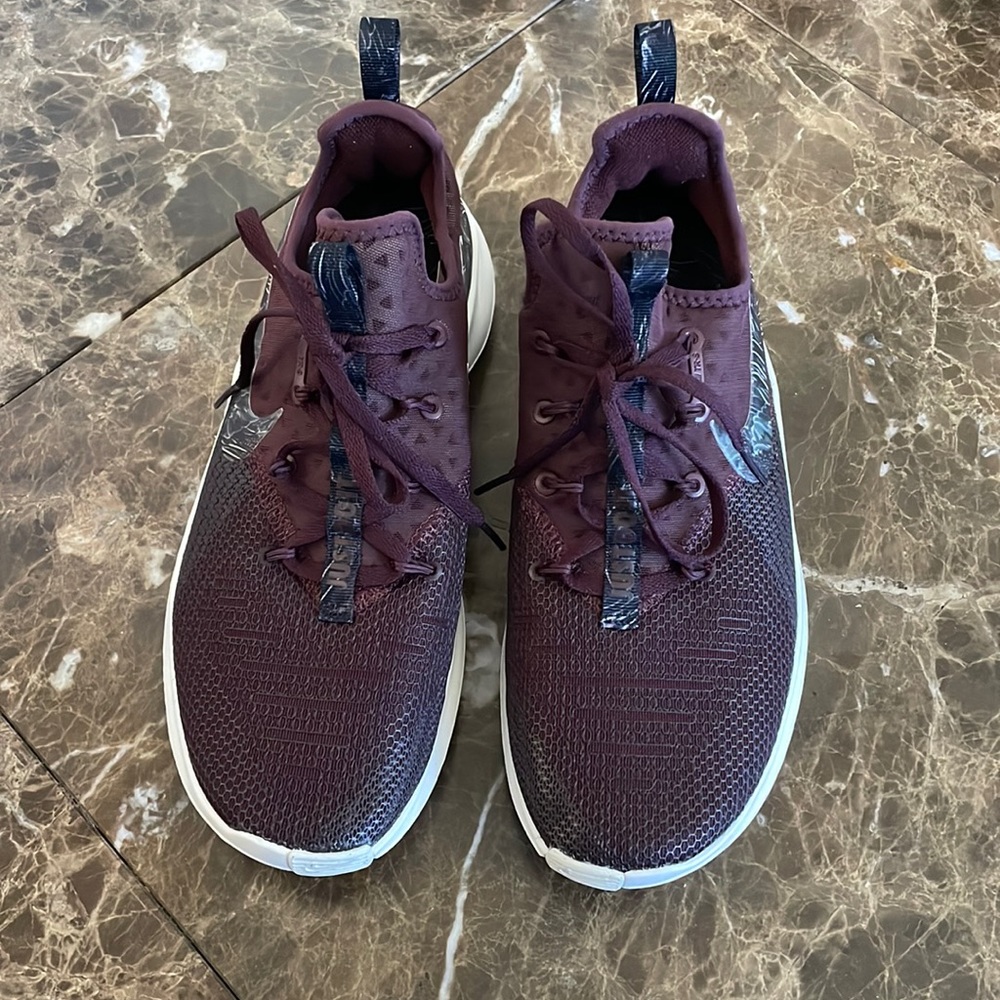 Women’s Nike Shoes size 9.5